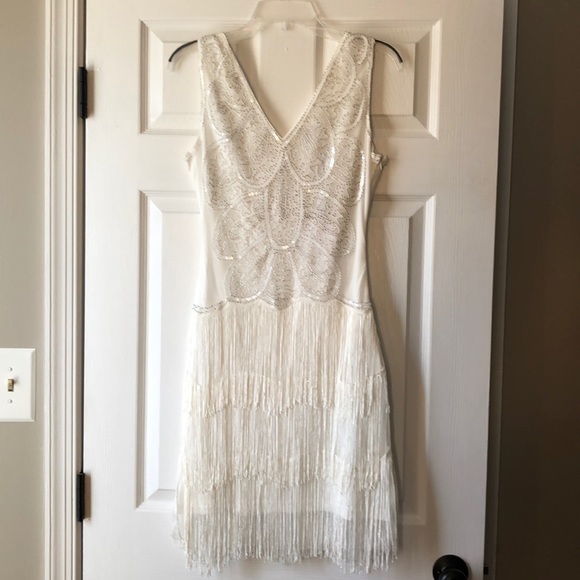 white flapper girl dress